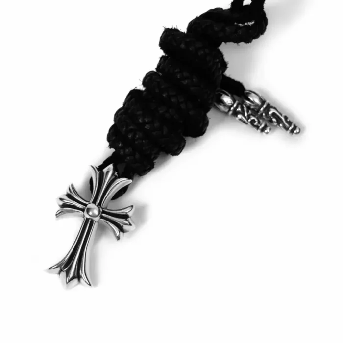 CH SMALL CROSS PENDANT