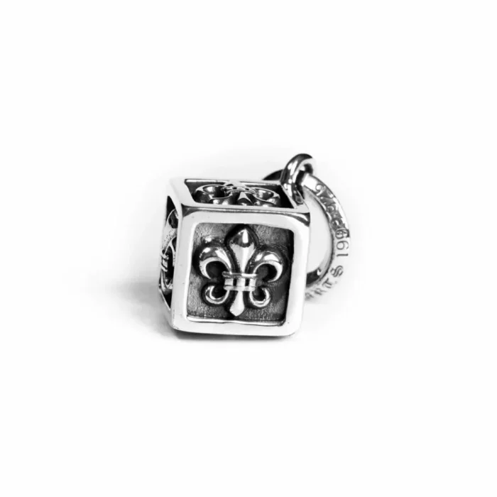 CH FLEUR CUBE PENDANT