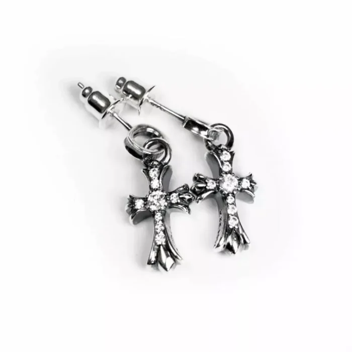 CH CROSS BABY FAT STUD EARRINGS WITH PAVÉ DIAMOND AND PAVÉ DIAMOND CUFF
